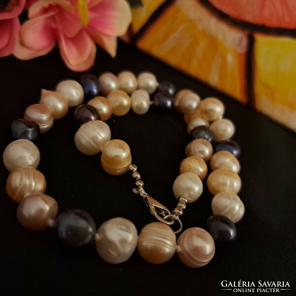 Cultured pearl necklace, fabulous. 1 cm