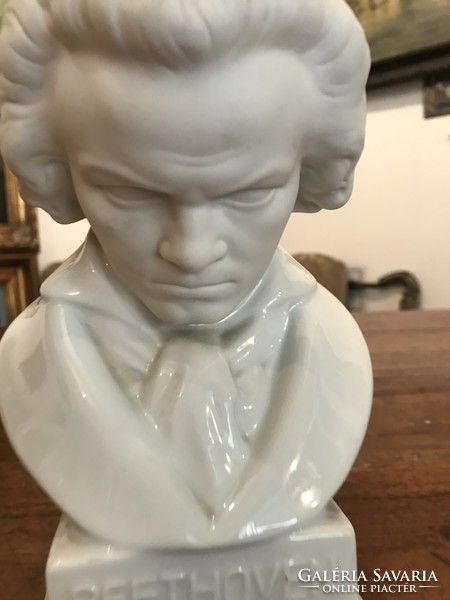 Beethoven herendi porcelán büszt