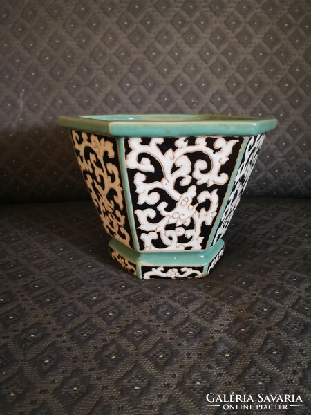Special hexagonal ceramic bowl