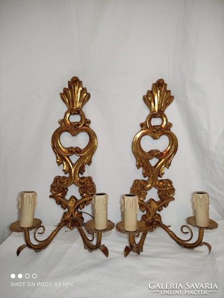 Art deco vintage Italian carved gilded wooden wall arm wall lamp in a pair