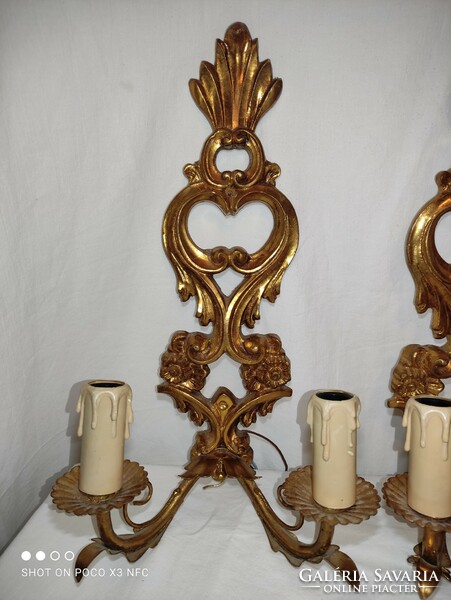 Art deco vintage Italian carved gilded wooden wall arm wall lamp in a pair