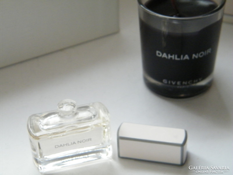 Givenchy dahlia noir gift set (mini perfume, scented candle)