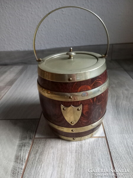 Wonderful old treat box (wood, porcelain, silver-plated, 17x14 cm)