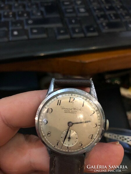 Gormoret ancre Swiss men's watch from the 40s, in working condition.