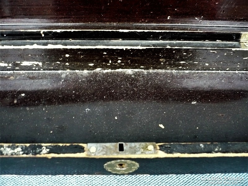 Old turn-of-the-century lacquer black oriental glove box