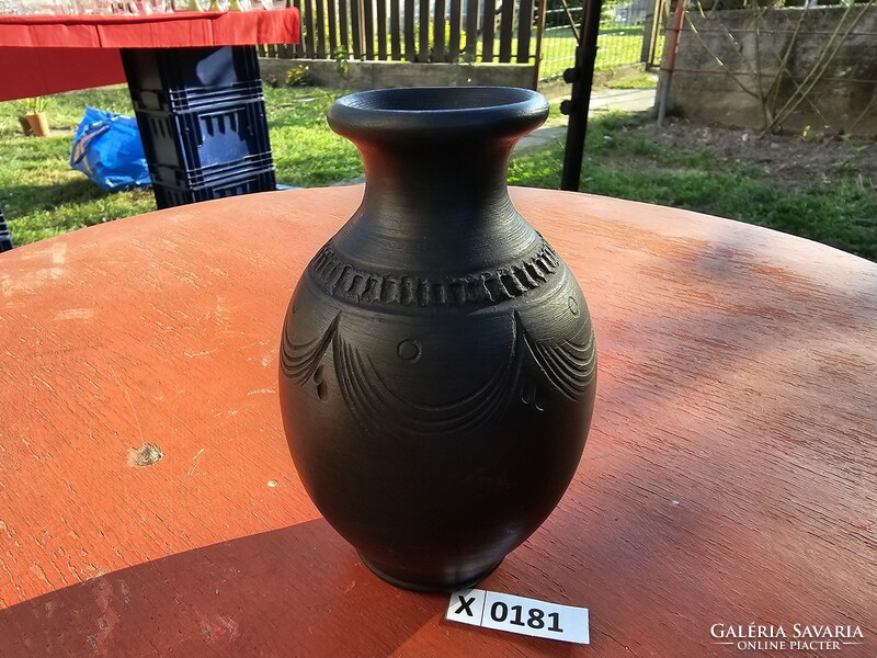 X0181 Fekete Kerámia Karcag váza  13,5 cm