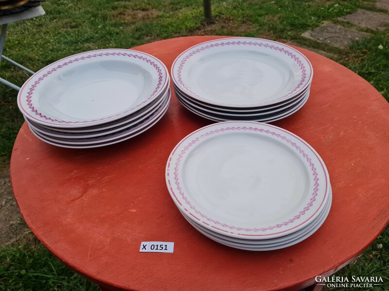 X0151 Zsolnay tányérok 24 cm, 23,5 cm, 19,5 cm