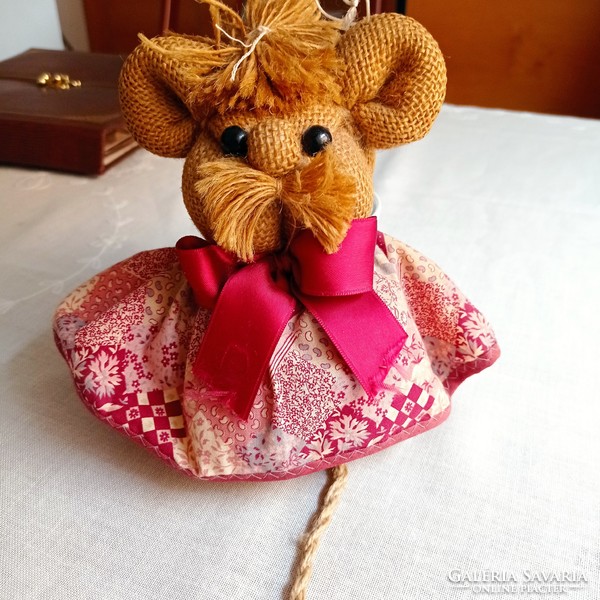 Burlap mouse girl