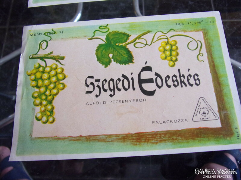 Szeged wine label
