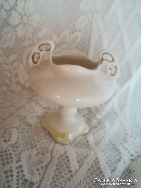 Porcelain base ring holder