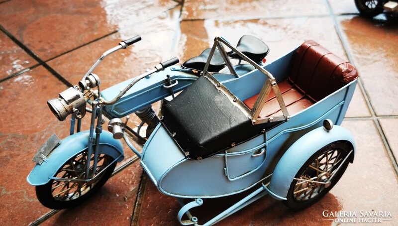 Model of motorcycle with sidecar