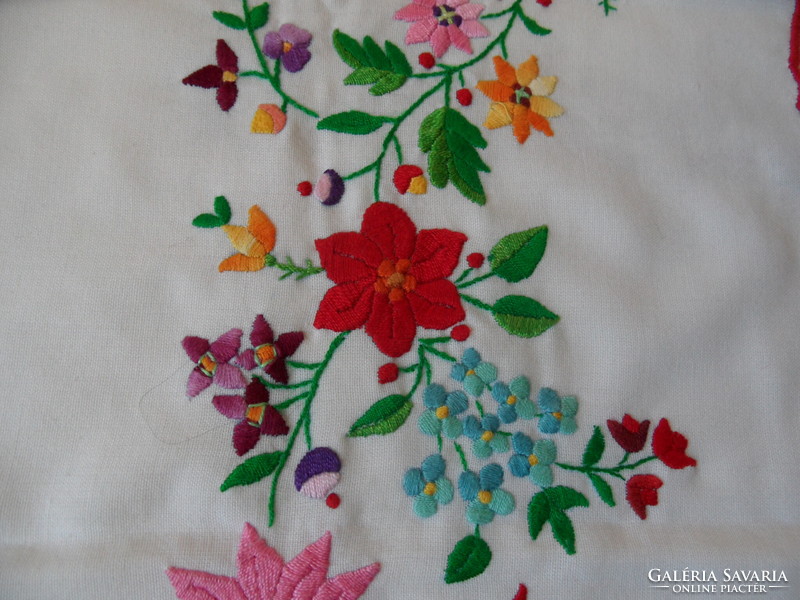 Hand-embroidered Kalocsa tablecloth, runner (31 cm x 75 cm)