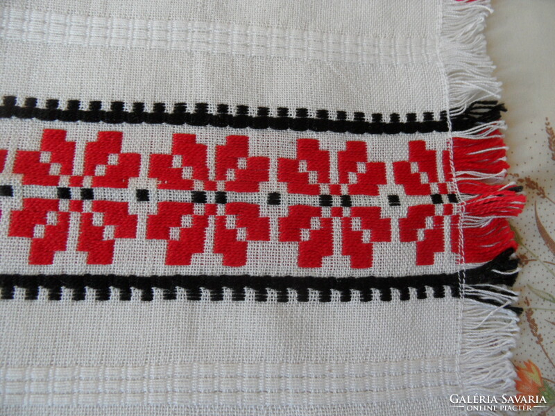 Folk woven tablecloth (53 cm x 53 cm)