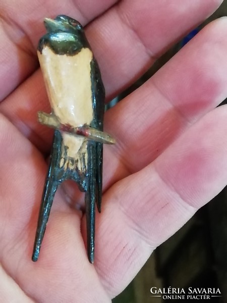 Antik kézzel készített fa madár bross