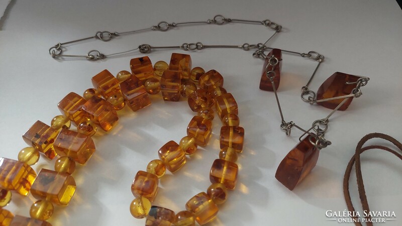 Amber and amber-effect jewelry in one