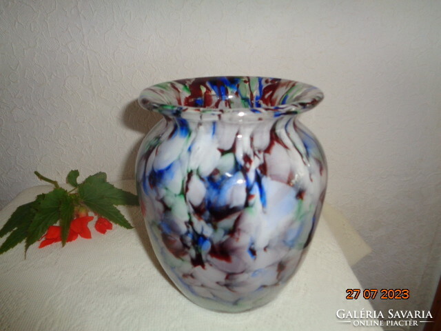 Muránói , ritka  művészi üveg váza , különleges mixelt  színekkel , alja , csiszolva , 15 x 17 cm