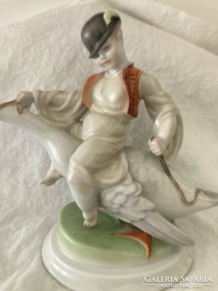 Herendi porcelán kézzel festett figura / Ludas Matyi szobor