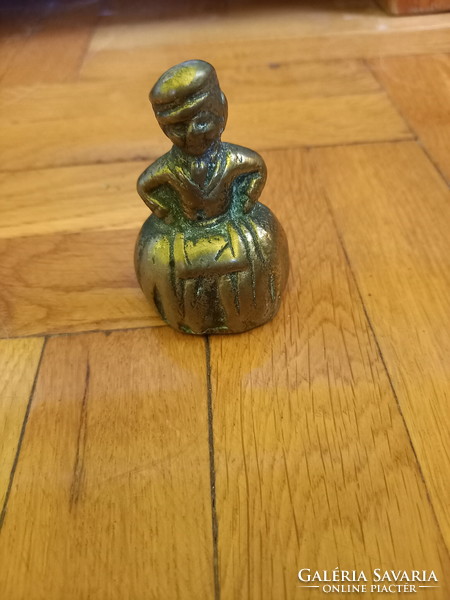 Patinated antique copper bell (6.7x4.4x4 cm)