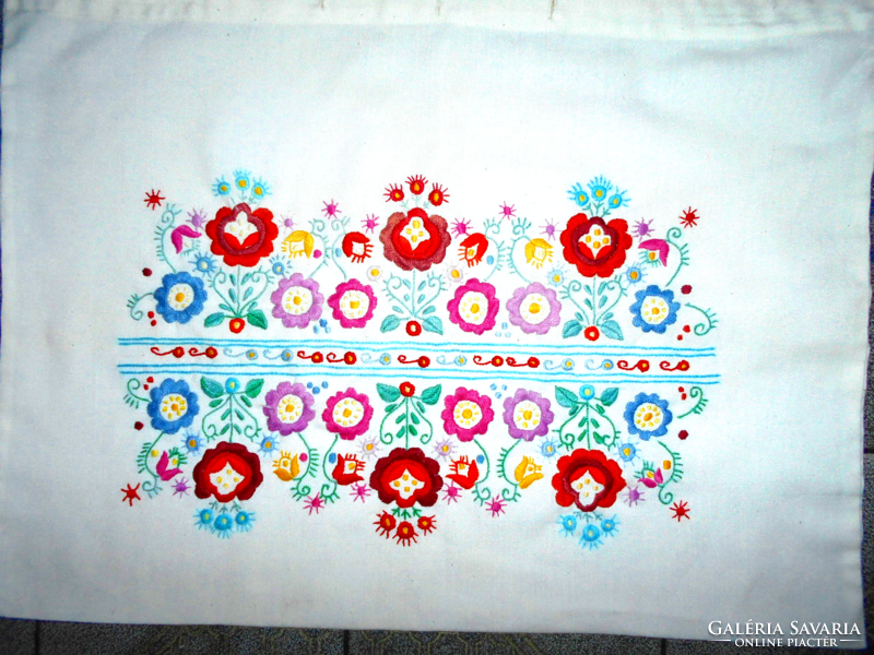 Embroidered decorative cushion cover-sunscreen base 55 cm x 40 cm