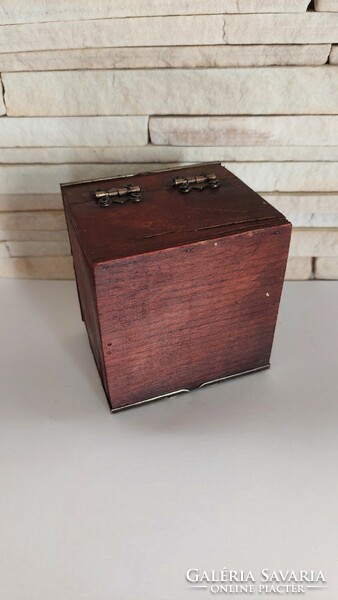 Wooden jewelry box with copper fittings