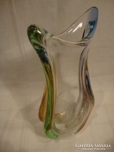 Többszínű üveg váza