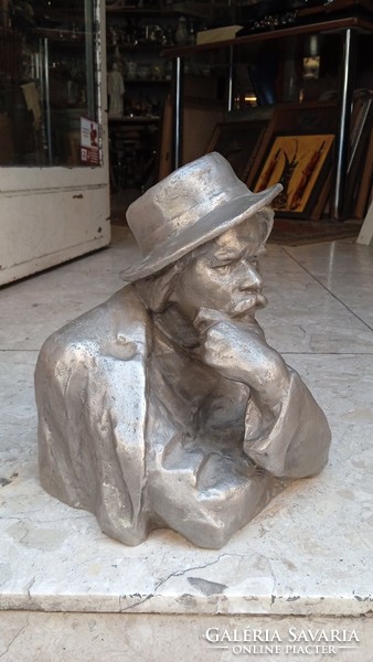 Gorky with a hat, Turin metal statue from the 1970s, height 22 cm.