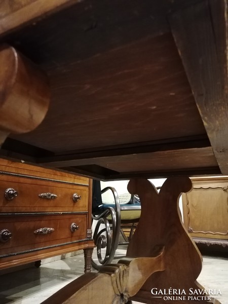 Biedermeier table with 2 drawers