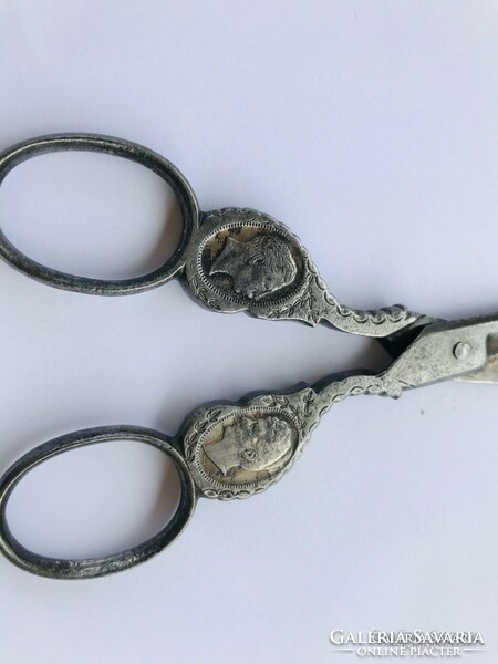 Solingen sewing scissors decorated with portraits of Emperor Vilmos II and Augusta