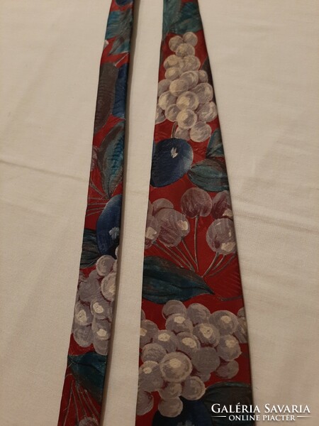 Brittany bay tm tie - fruit pattern - brand new - jacquard polyester - usa/ lot: 45590 - (18)
