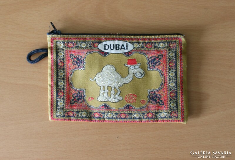 Dubai wallet with zipper, made of goblen type material