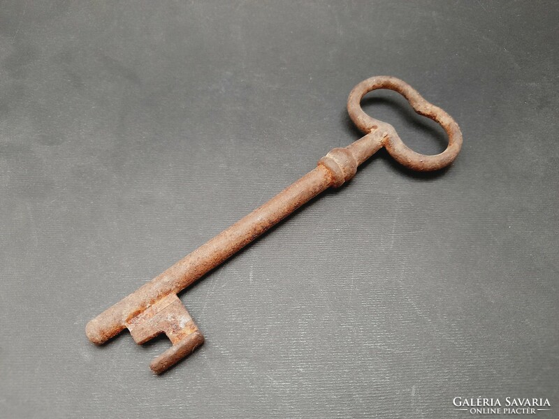 Antik nagyméretű kulcs, pince kulcs. 15,5 cm