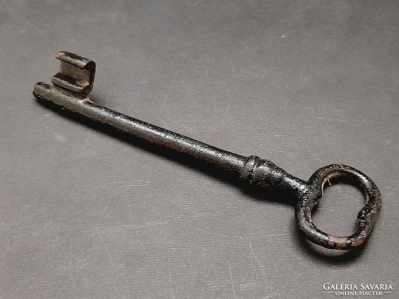 Antique large key, cellar key, 12.3 cm.