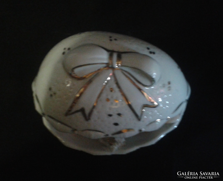 Angyalka porcelán tojásban