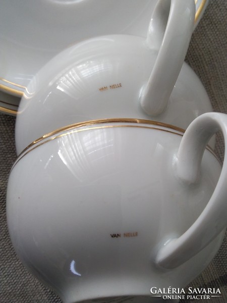 Porcelán kávés - klasszikus vonalvezetéssel / fehéren - aranyban - 2 személyes