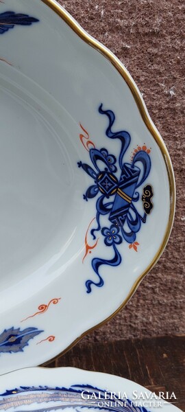 Meissen Dragon porcelán festett tál és tányérok 13 db egyben