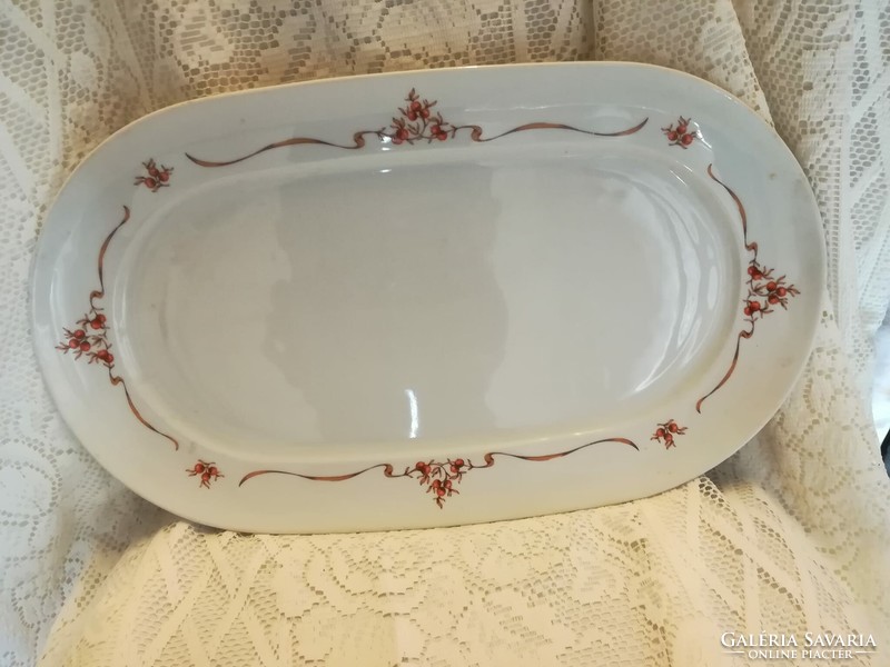 Alföldi porcelain roasting dish with rosehip pattern