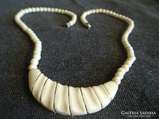 Régi, egzotikus csont art deco nyaklánc.vagyis collier az 1980 évekből afrikai kézműves ékszer érett