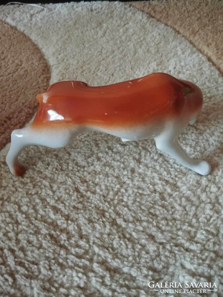 Hollóházi porcelán szimatoló kutya figura