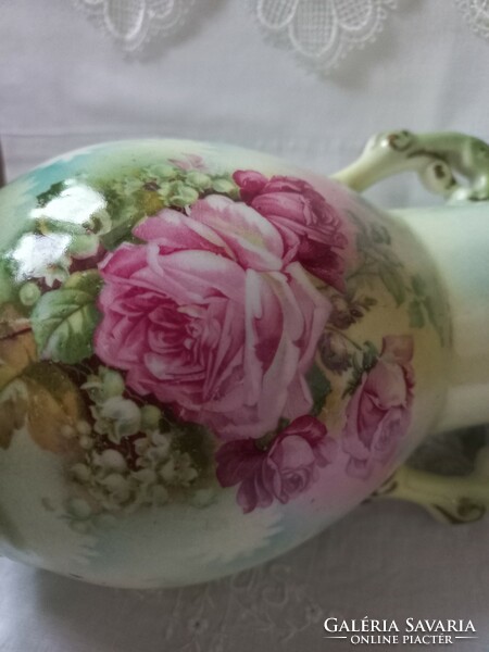 Vase with pink faience