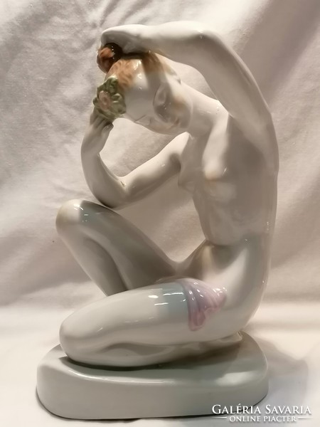 Szokatlanul nagyméretű Aquincum női akt porcelán szobor 25,5 cm