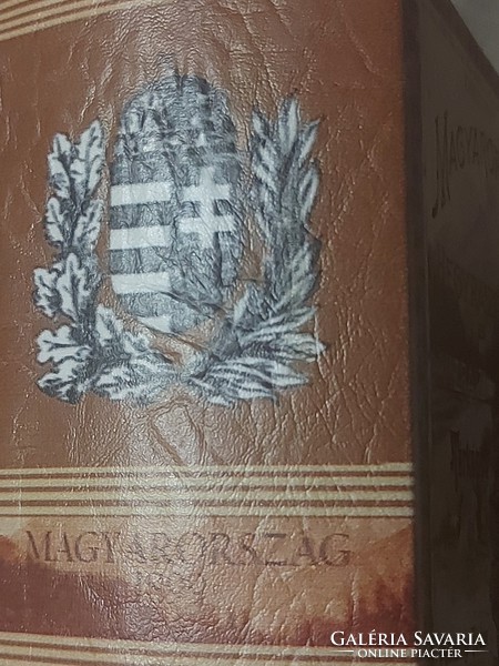 Big Hungary box, book shape
