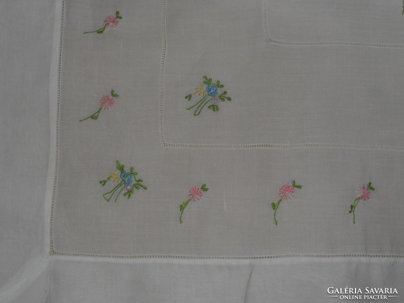 Antique, old hand-embroidered tablecloth + 6 pcs. Napkin