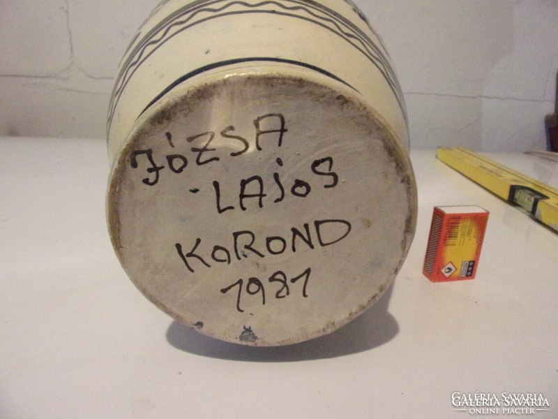 The 36 cm Korondii vase is the work of Lajos Józsa
