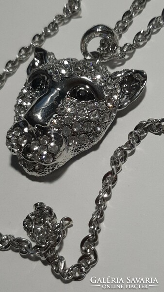 Crystal-encrusted tiger, lion head pendant with chain