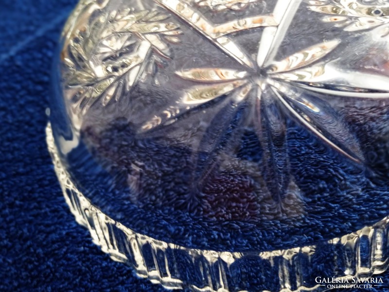 Crystal glass bowl, 18 cm in diameter