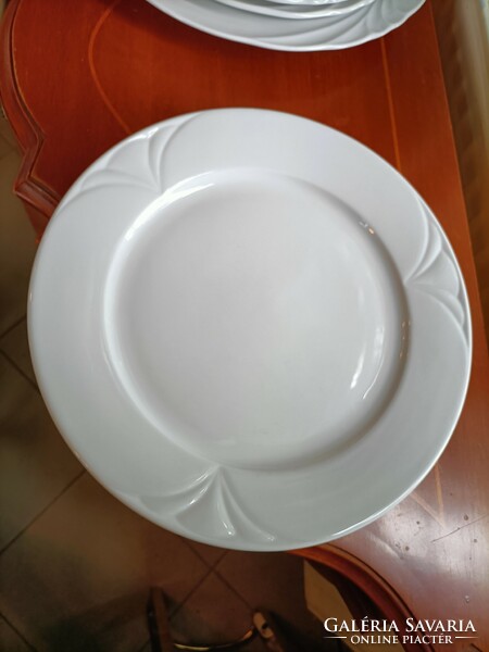 3 fehér lapos tányér Alföldi porcelán