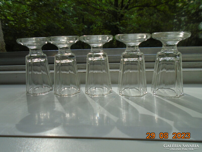 8 szögletes Bidermeier dombor 1/60 mércés vastagfalú talpas poharak