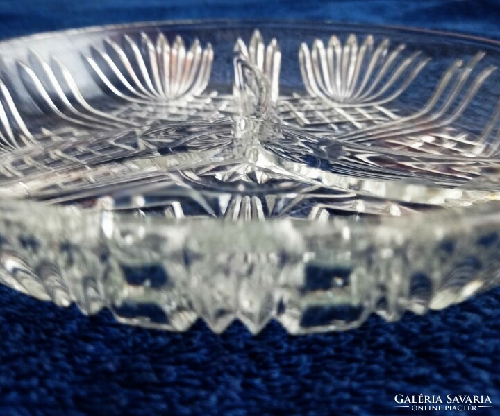 Divided, pineapple-patterned crystal glass bowl, 19 cm in diameter