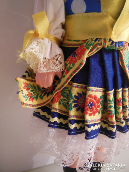 Doll - 30 x 10 cm - hand-sewn folk costume - old - kept in display case - good condition