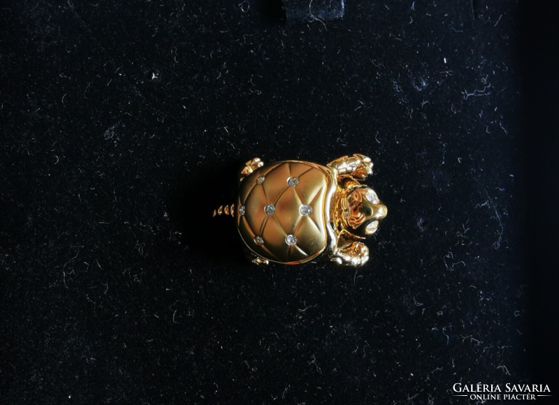 Vintage swarovski small turtle pin